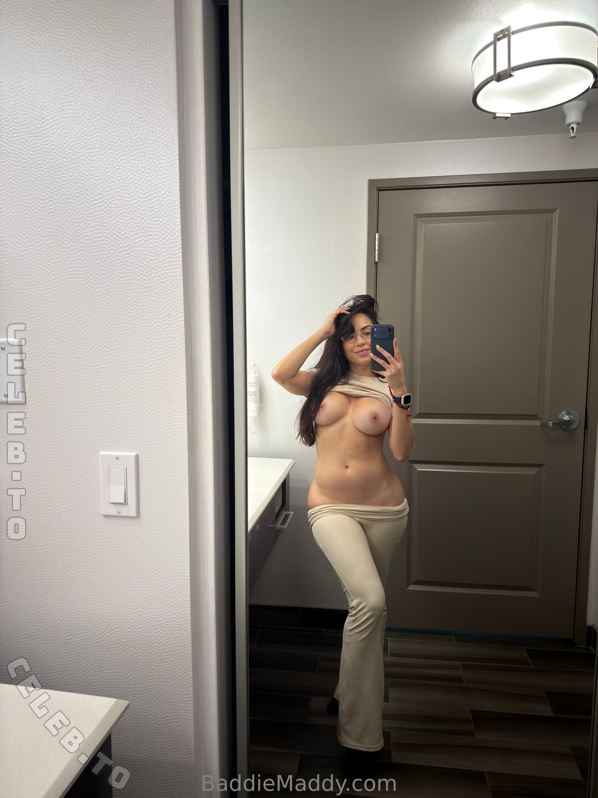 Maddy Belle Pussy Play Mirror Onlyfans Video