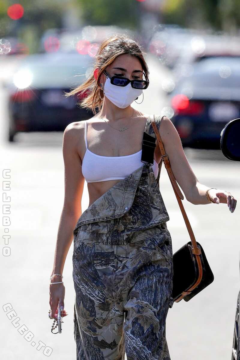 Madison Beer butts