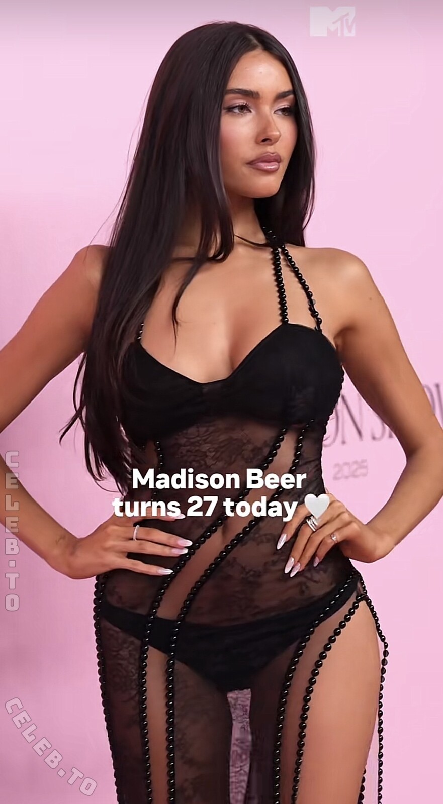 Madison Beer butts