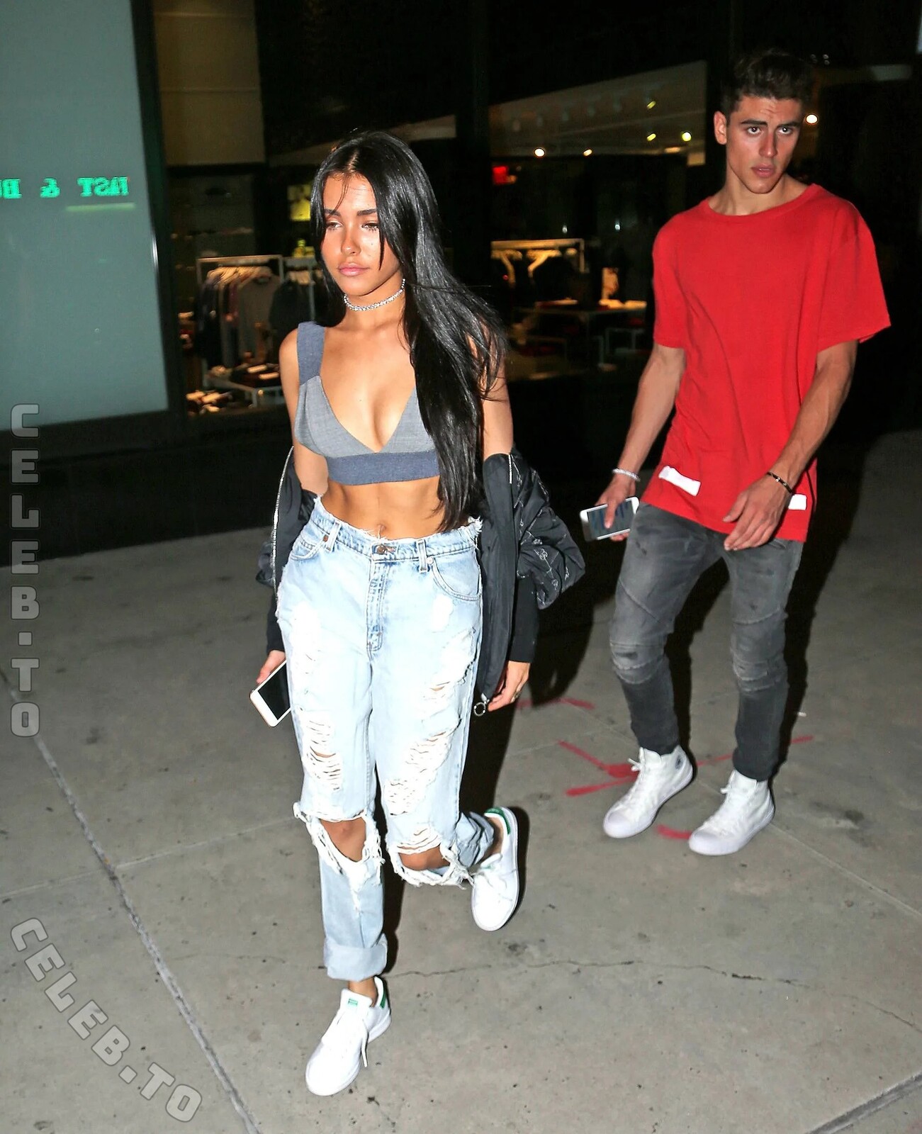Madison Beer hands