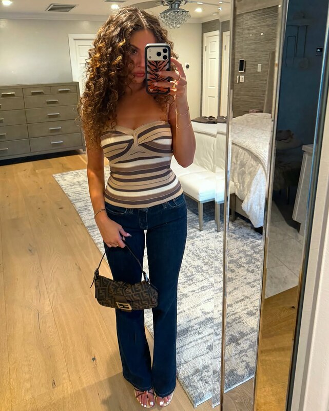 Madison Pettis butts