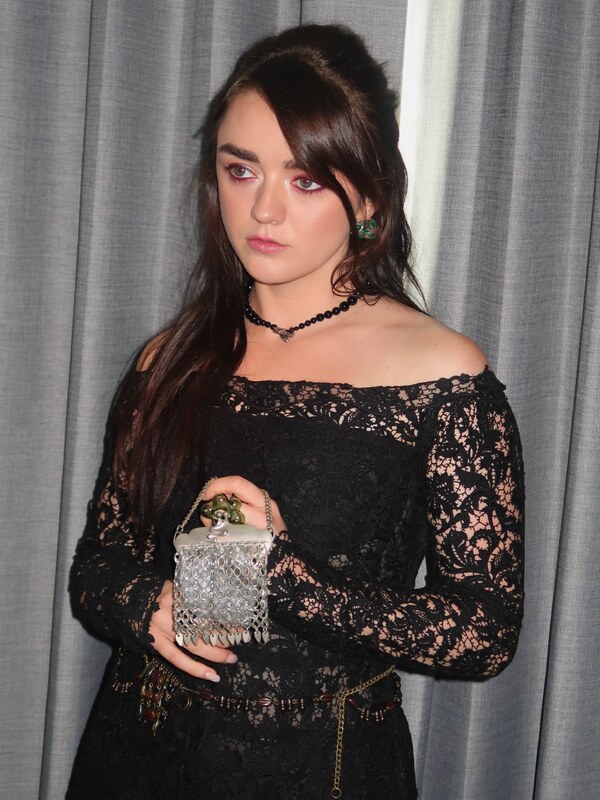 Maisie Williams butts
