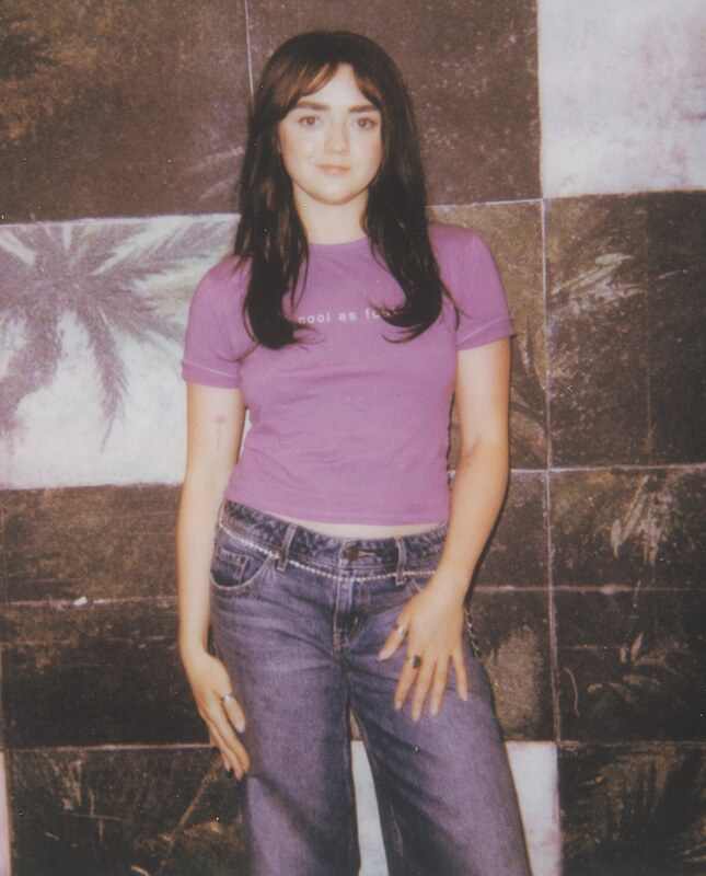 Maisie Williams hands