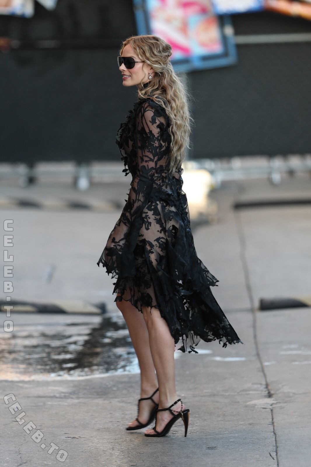 Margot Robbie legs