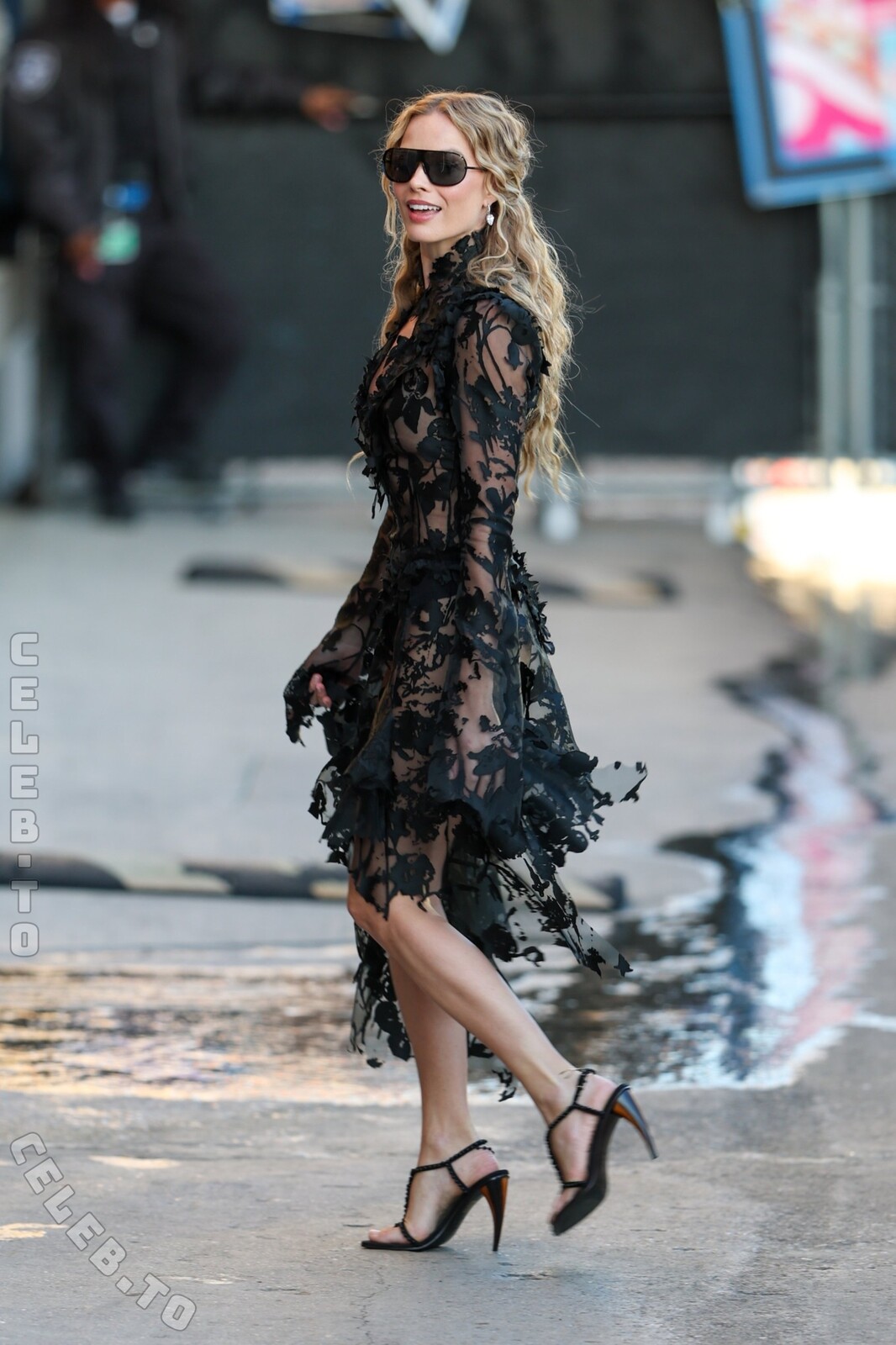 Margot Robbie legs