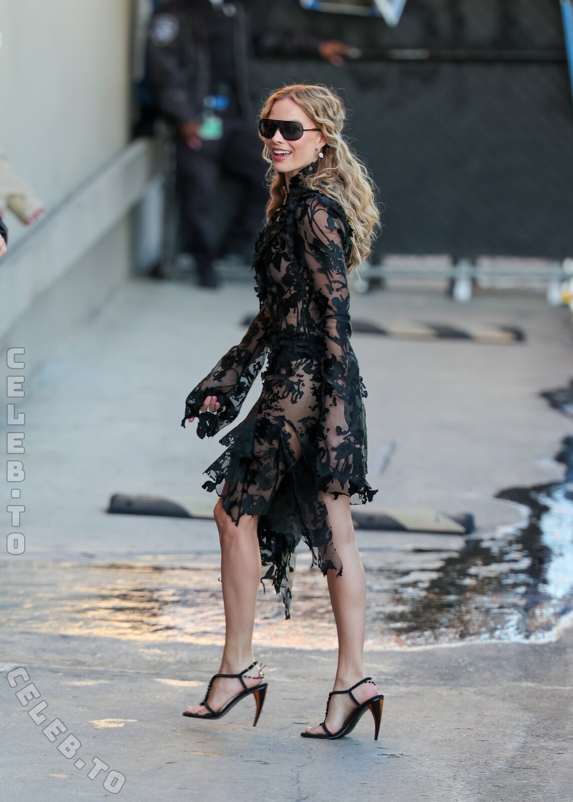 Margot Robbie legs