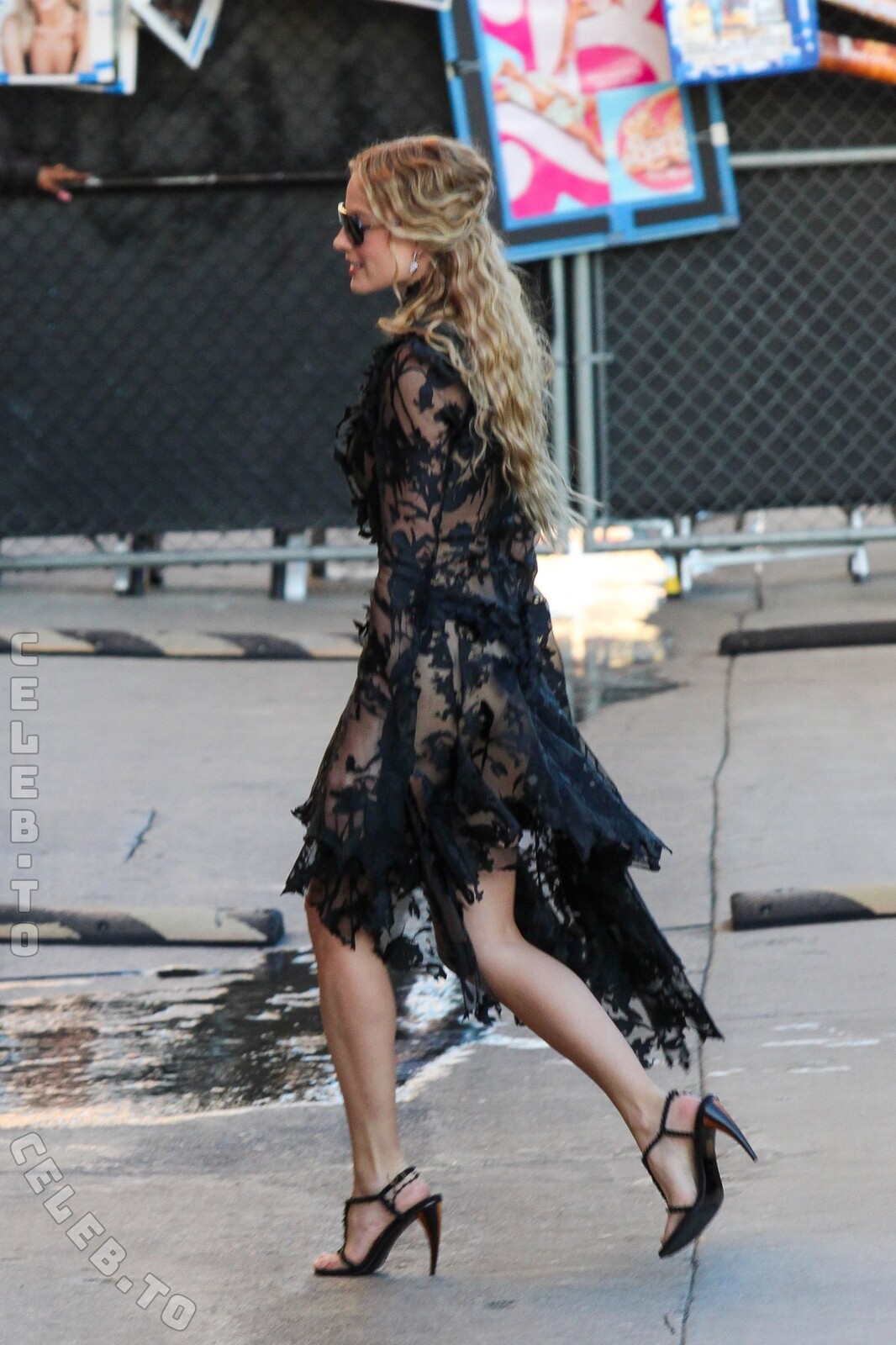 Margot Robbie legs