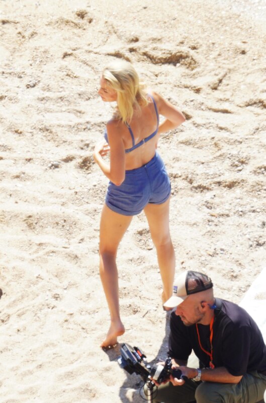 Margot Robbie butts