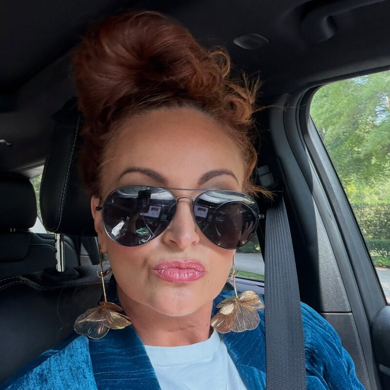 Maria Kanellis hands