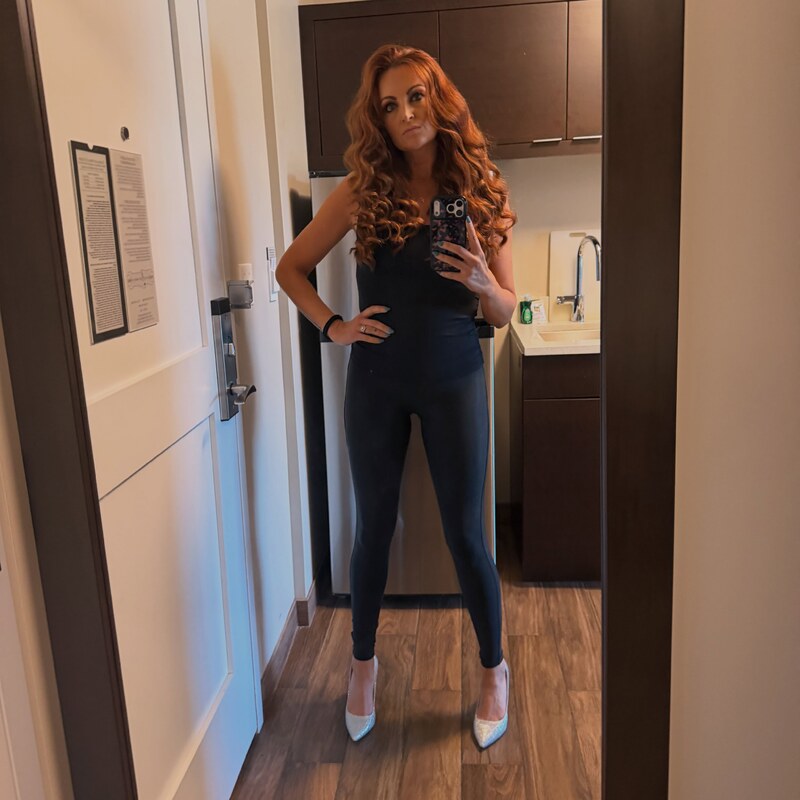 Maria Kanellis hands