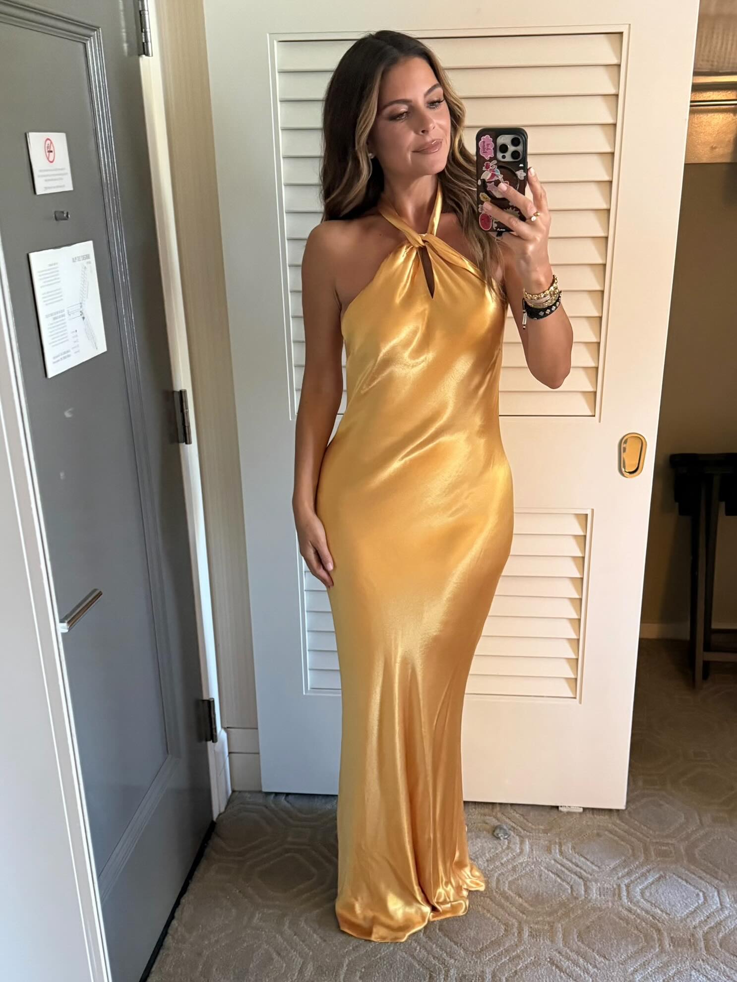 Maria Menounos hands
