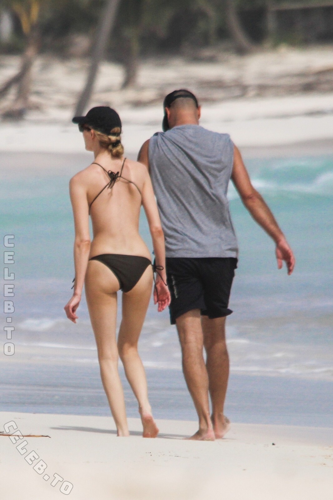 Martha Hunt hands