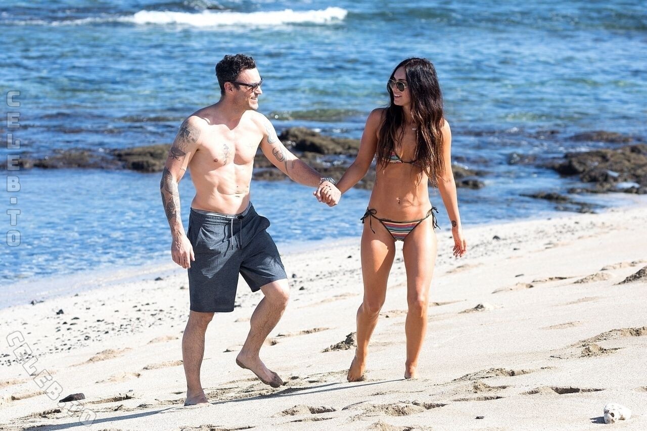 Megan Fox hands
