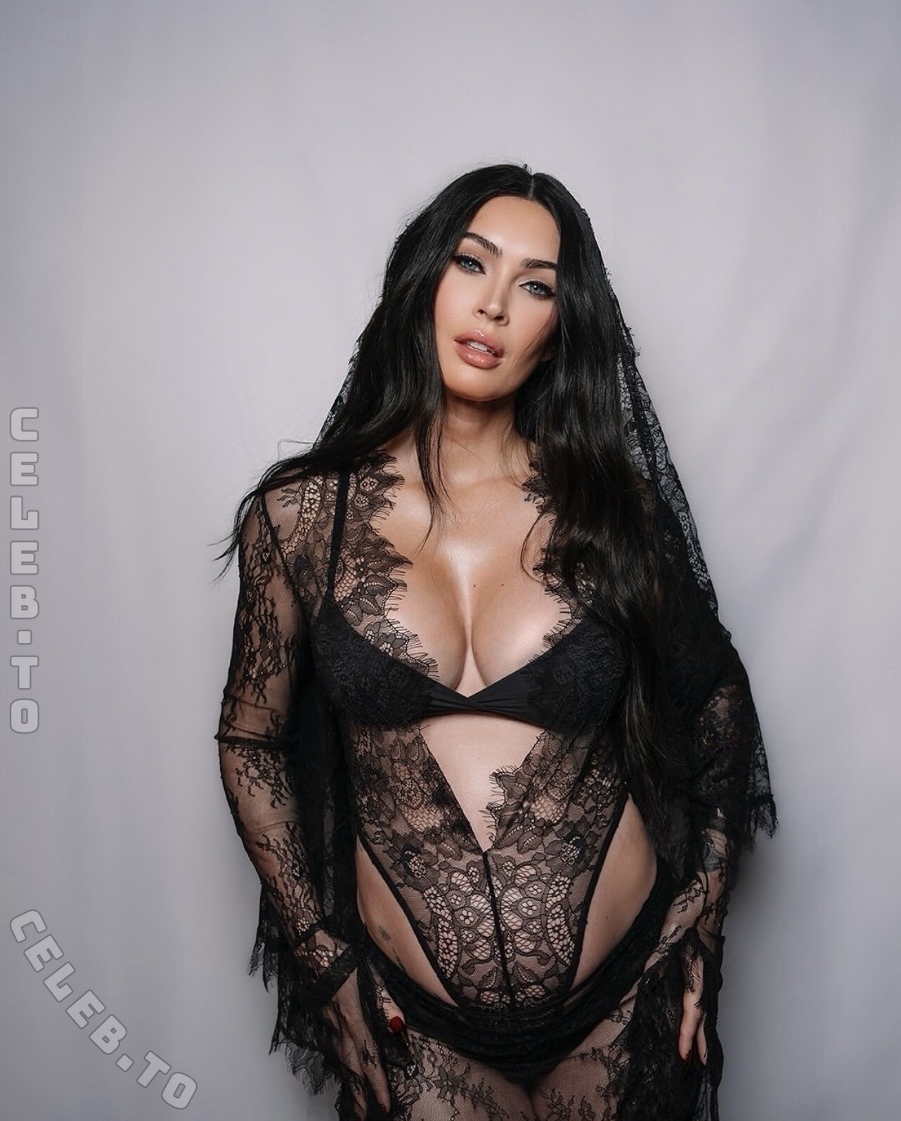 Megan Fox Nude New Big Boobs Pics And Vid