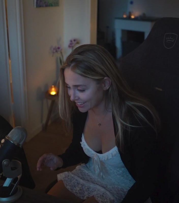 Melina Goransson Nude Valentine’s Day Tease Fansly Set Leaked - Influencers GoneWild