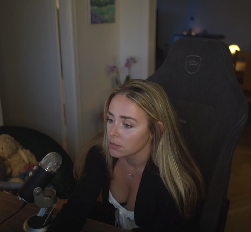Melina Goransson Nude Valentine’s Day Tease Fansly Set Leaked - Influencers GoneWild