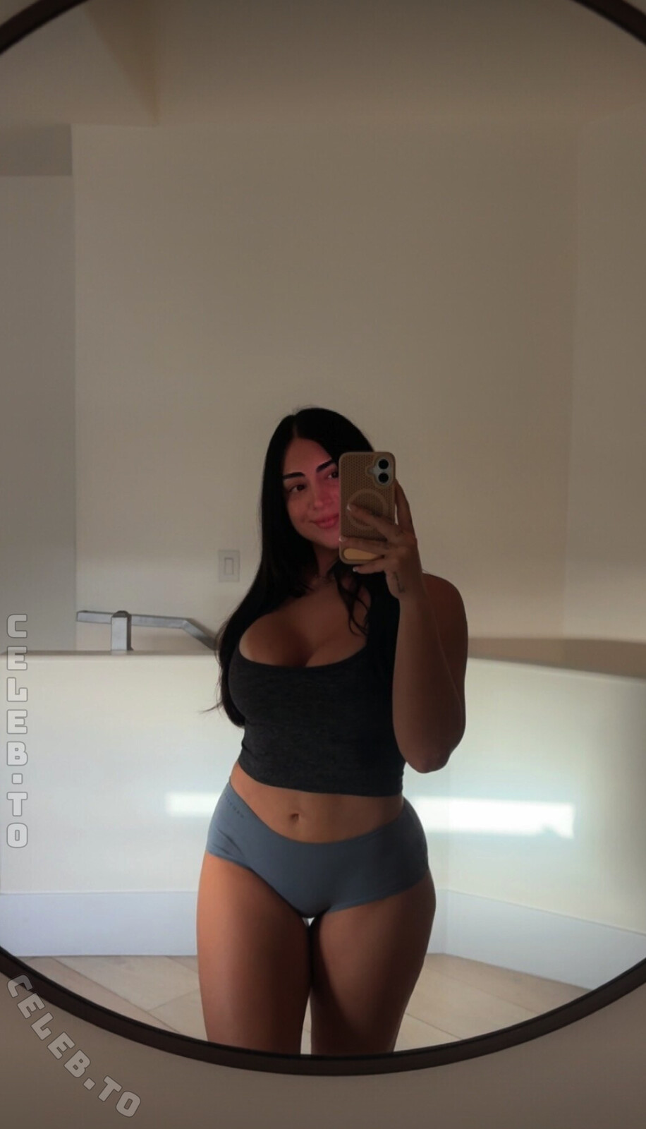 Mia Monroe Nude Riding Sex OnlyFans Video Leaked - Influencers GoneWild