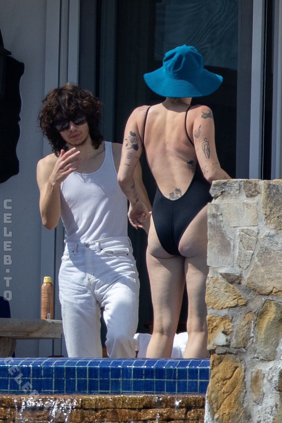 Miley Cyrus butts