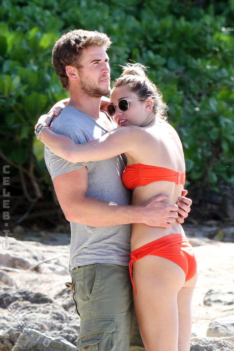 Miley Cyrus butts