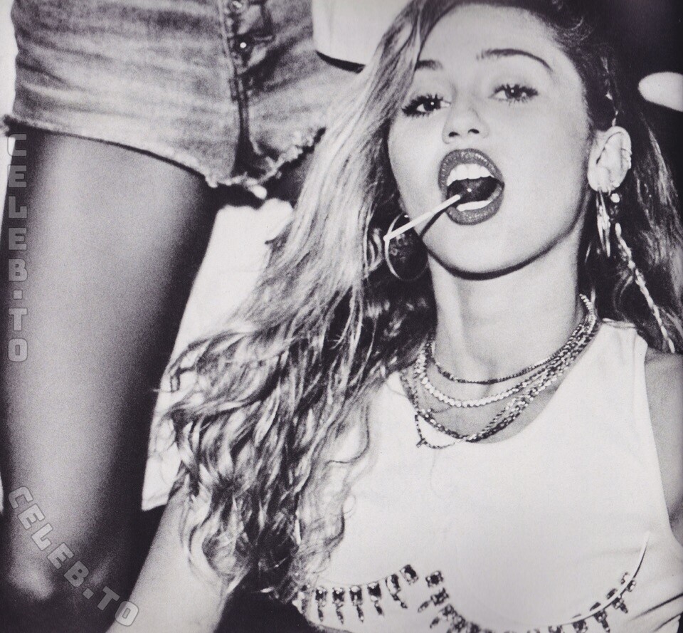 Miley Cyrus hands
