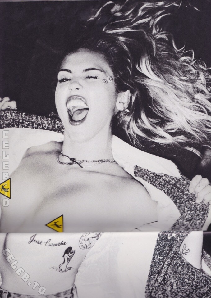 Miley Cyrus nude leaked photos