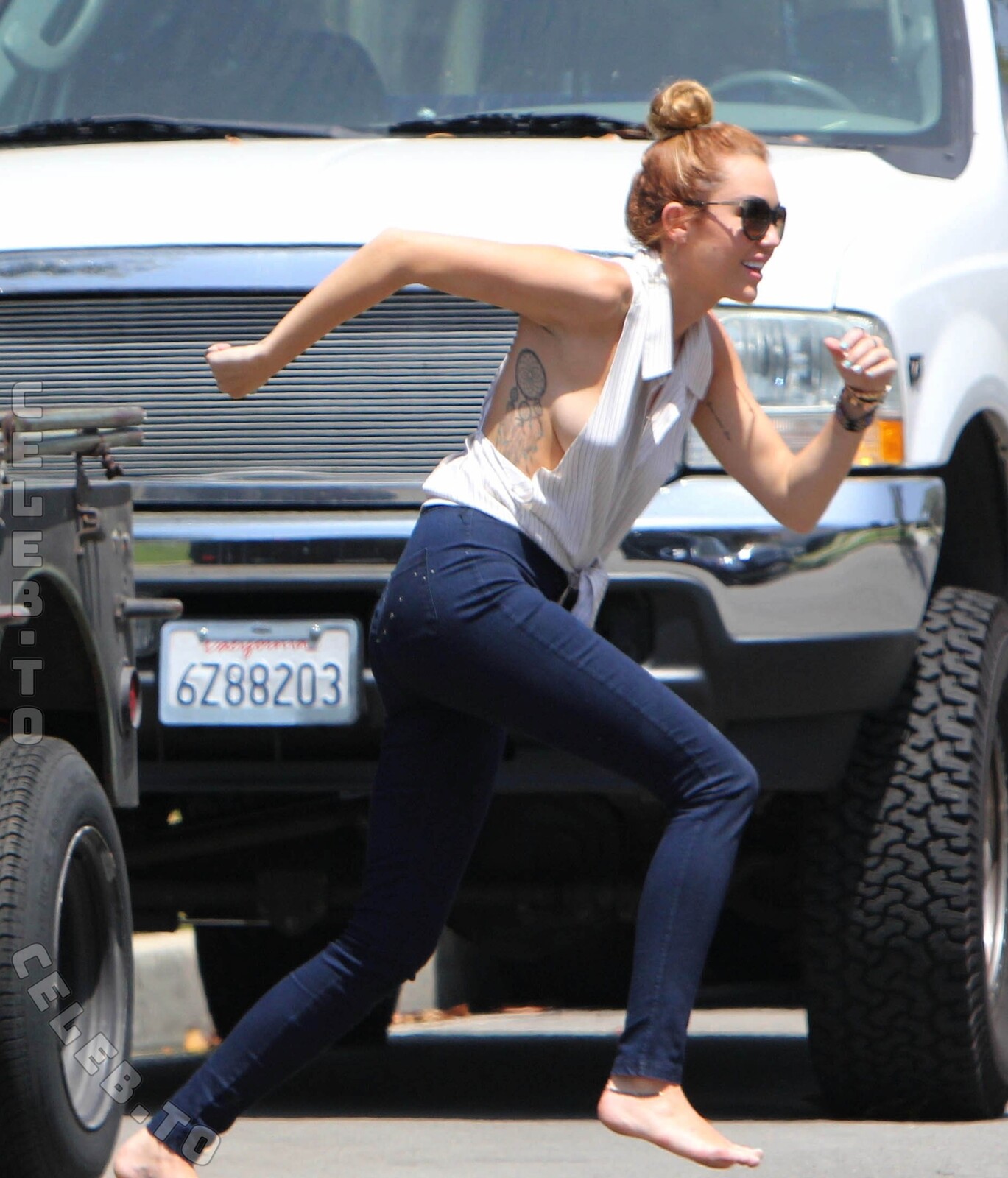 Miley Cyrus nude leaked photos