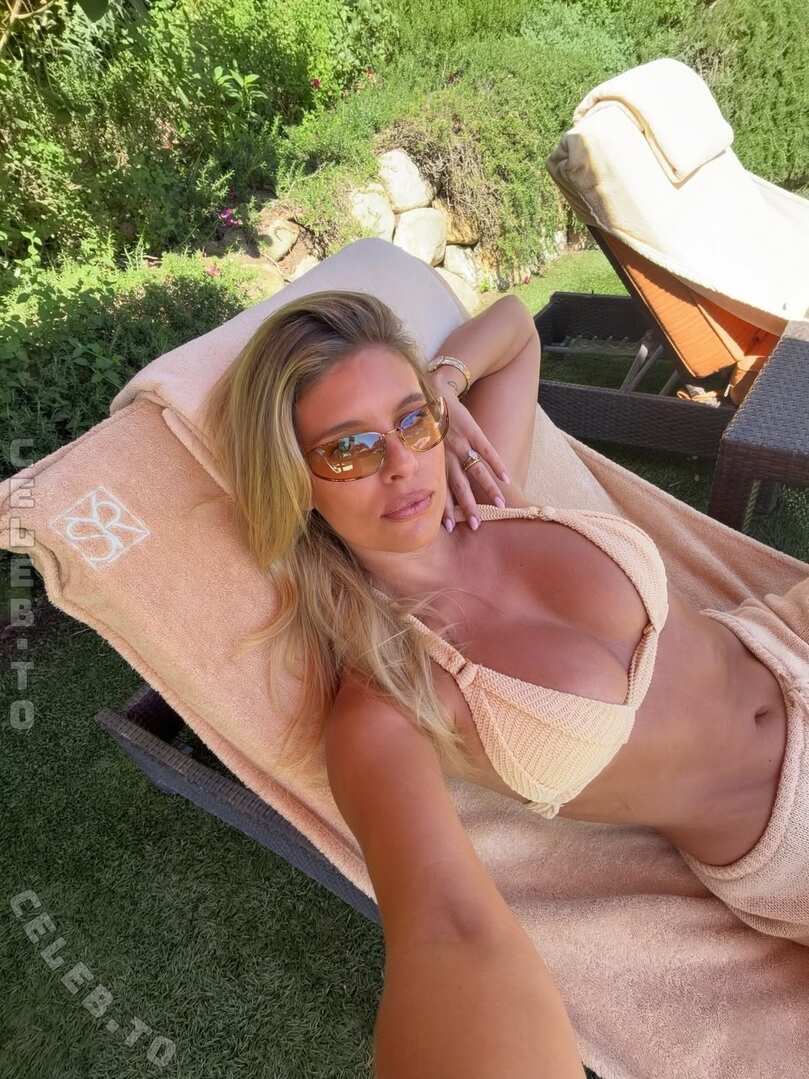 Natasha Oakley legs
