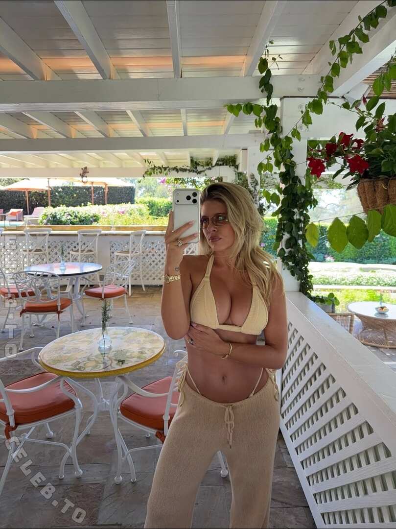 Natasha Oakley legs