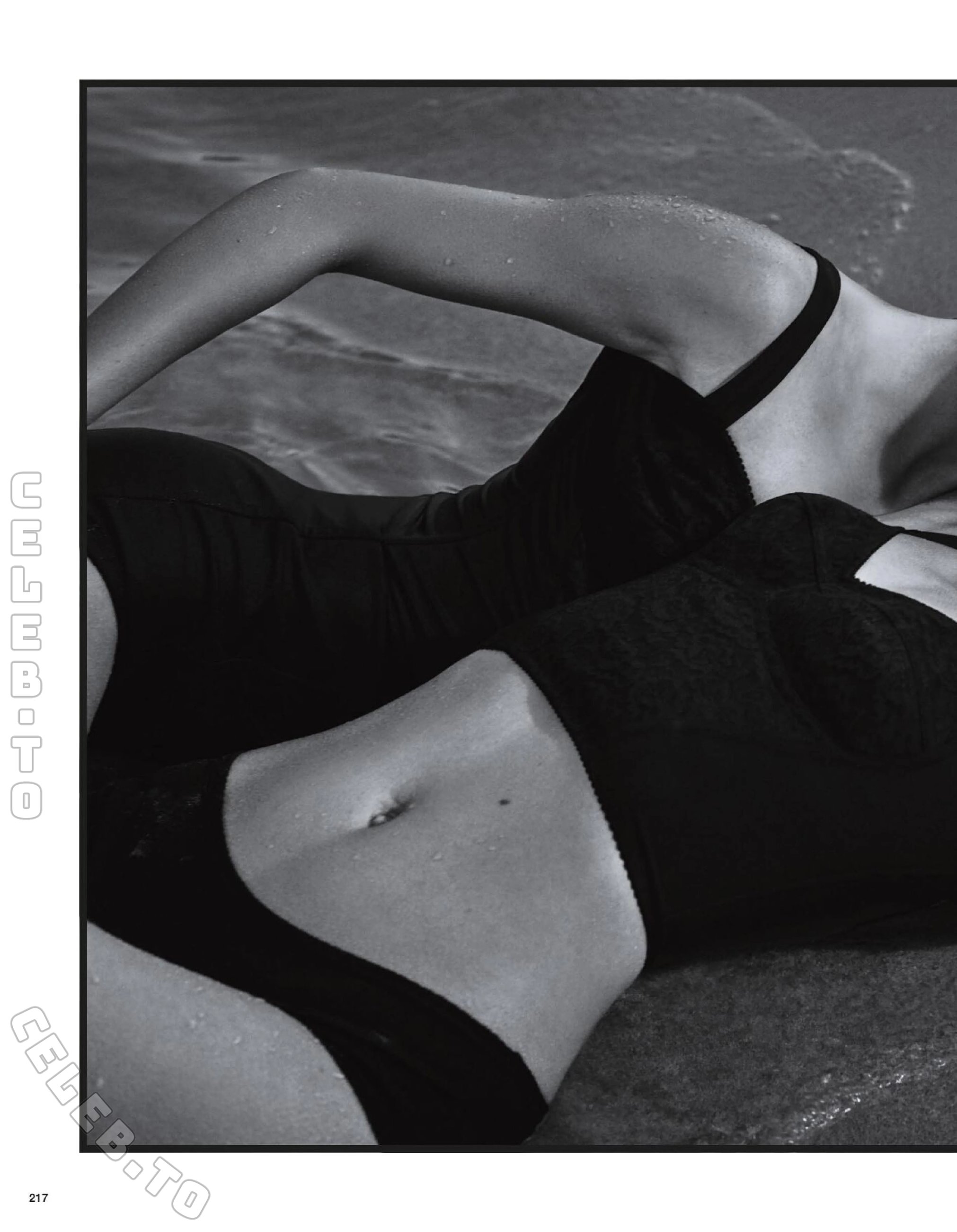 Natasha Poly hands