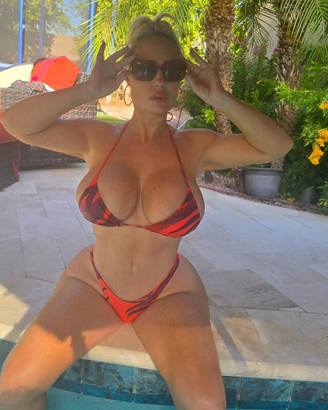 Nicole “Coco” Austin nude leaked photos