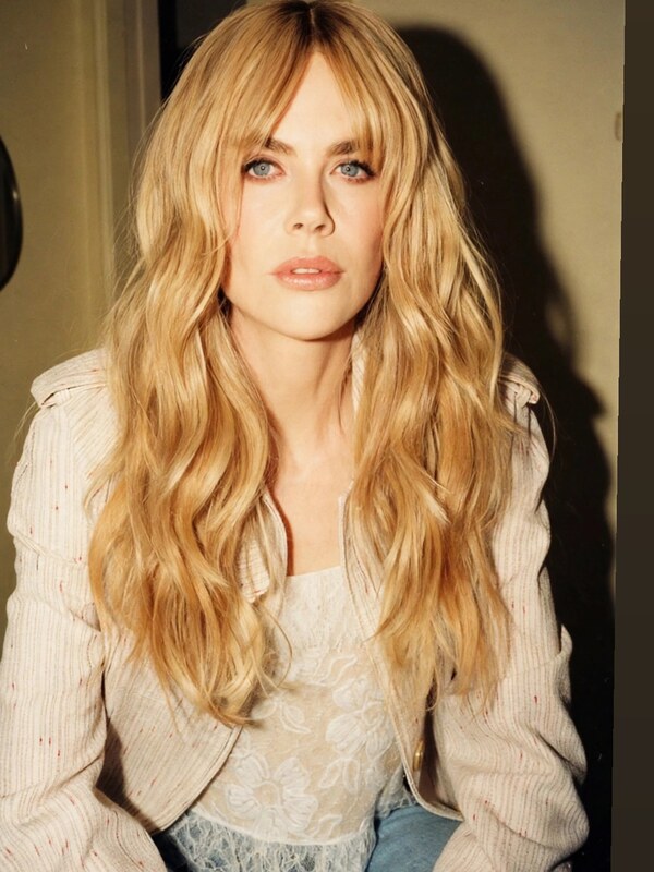 Nicole Kidman hands