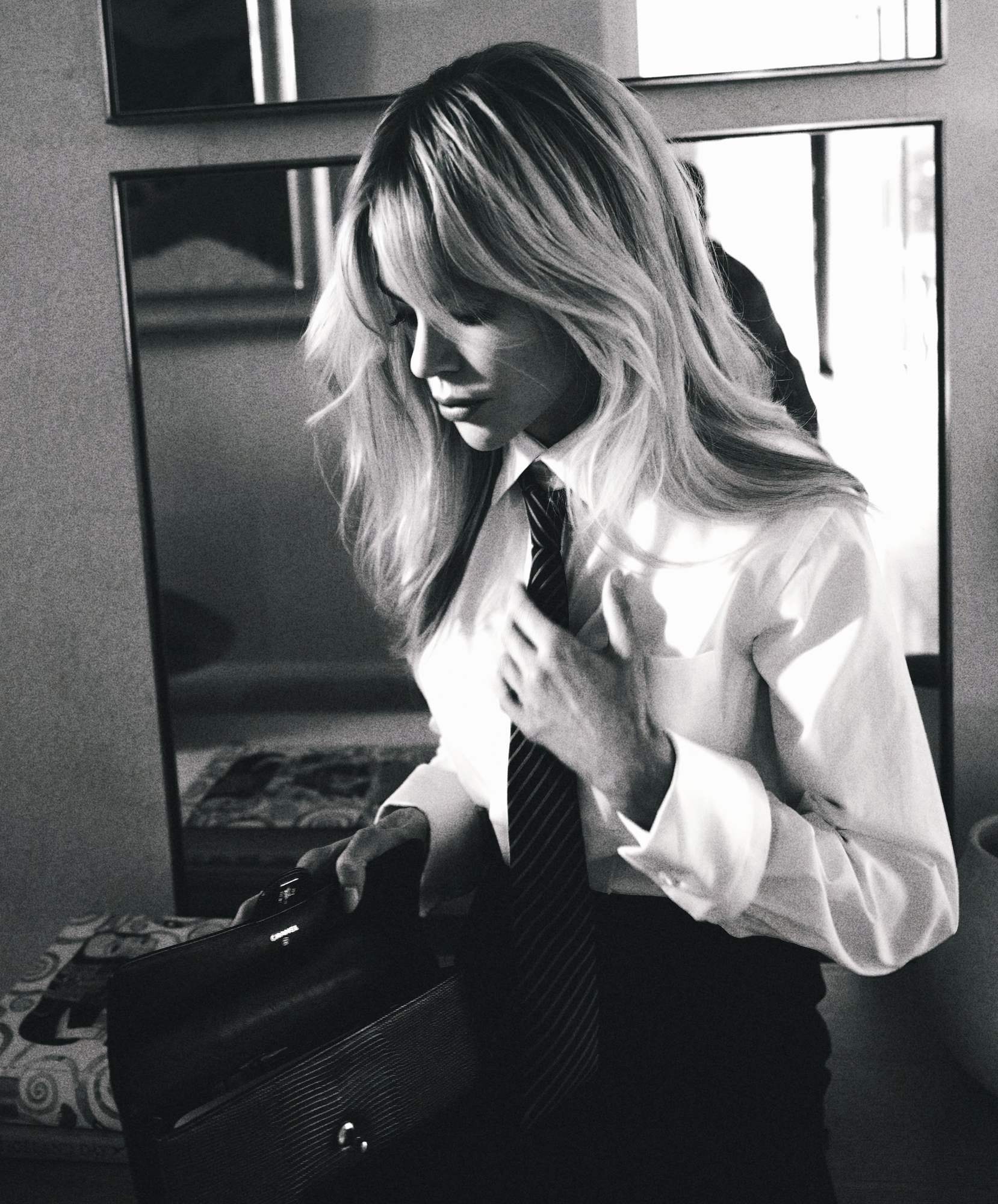 Nicole Kidman hands