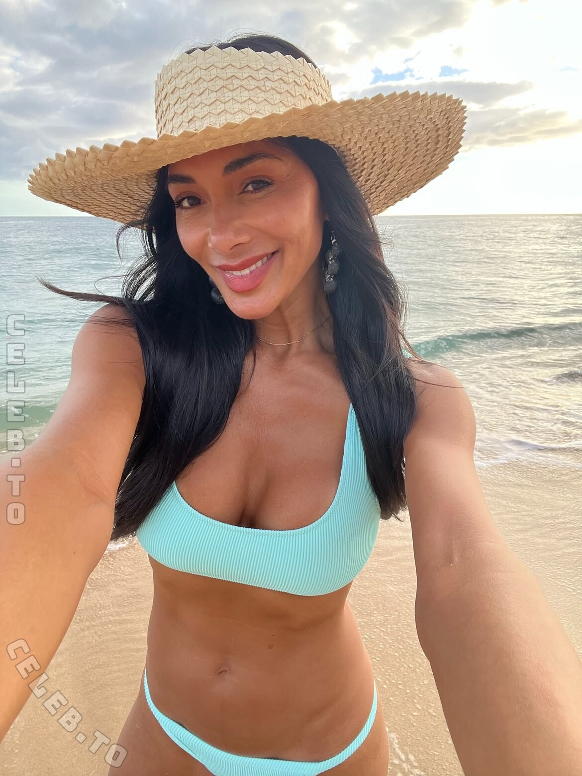 Nicole Scherzinger butts