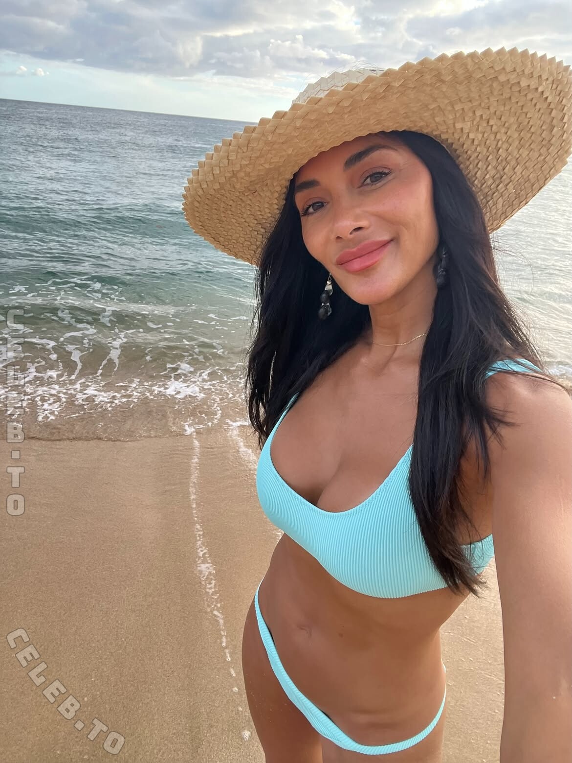 Nicole Scherzinger butts