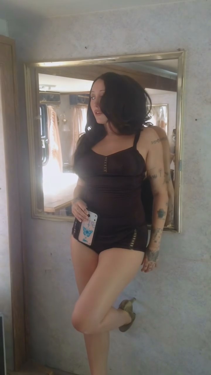 Noah Cyrus Nude Celebrities - Noahcyrus Celebrities Leaked Nudes