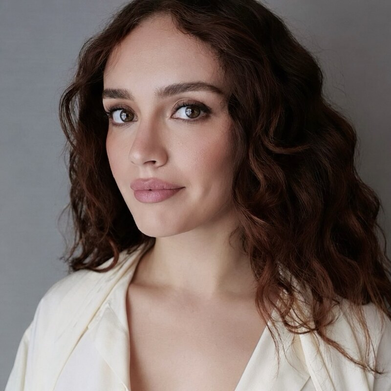 Olivia Cooke Nude And Hot Lingerie Photos