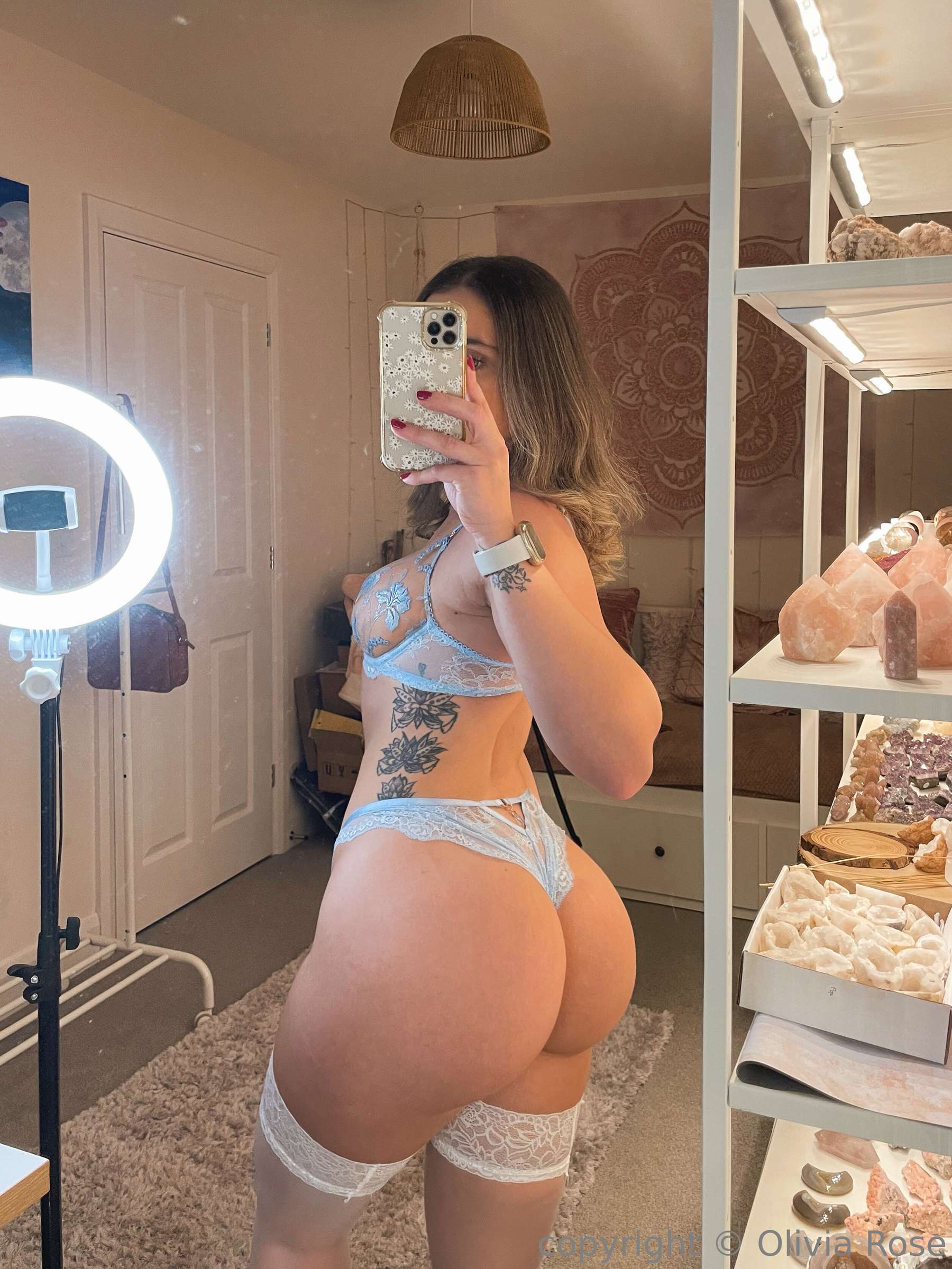 Olivia Rose hands