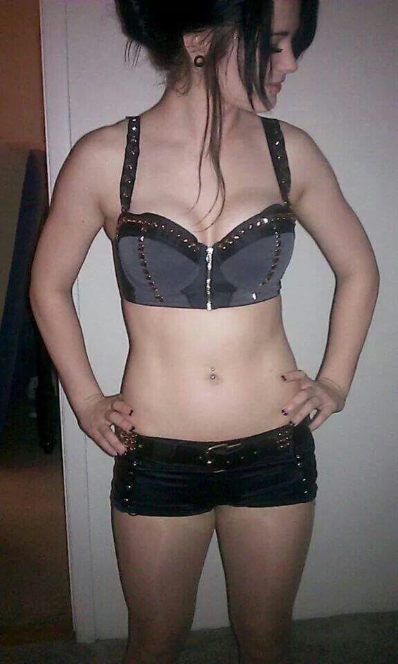 Paige WWE hands