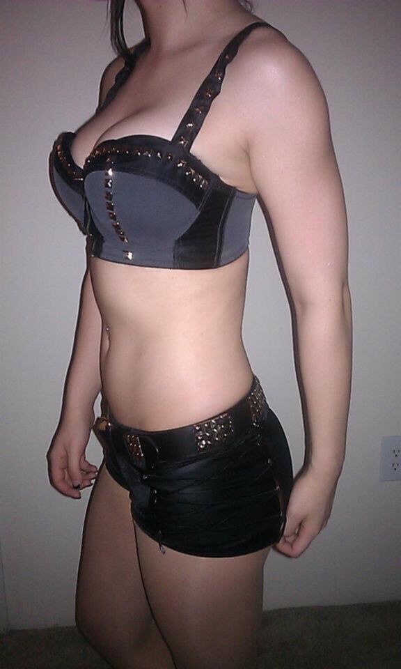Paige WWE hands