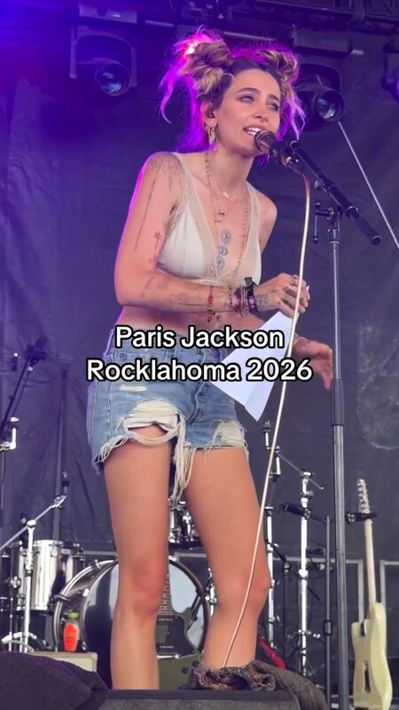 Paris Jackson Nude Photos, Porn and Nip Slip [2023]