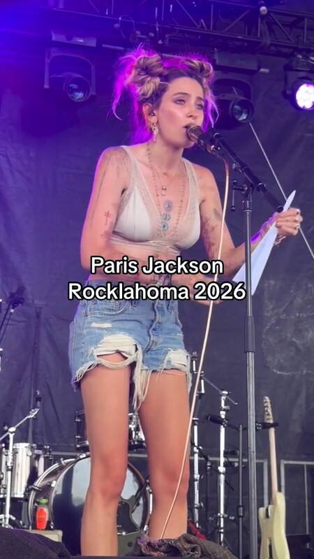Paris Jackson Nude Photos, Porn and Nip Slip [2023]
