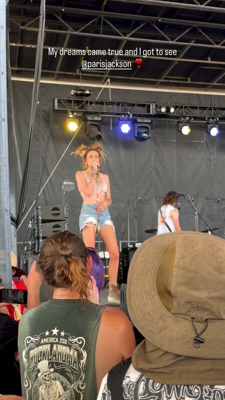 Paris Jackson Nude Photos, Porn and Nip Slip [2023]