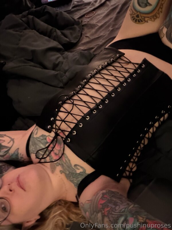 PushingUpRoses / https: / roseanders Nude Leaks OnlyFans  - Leaked Models