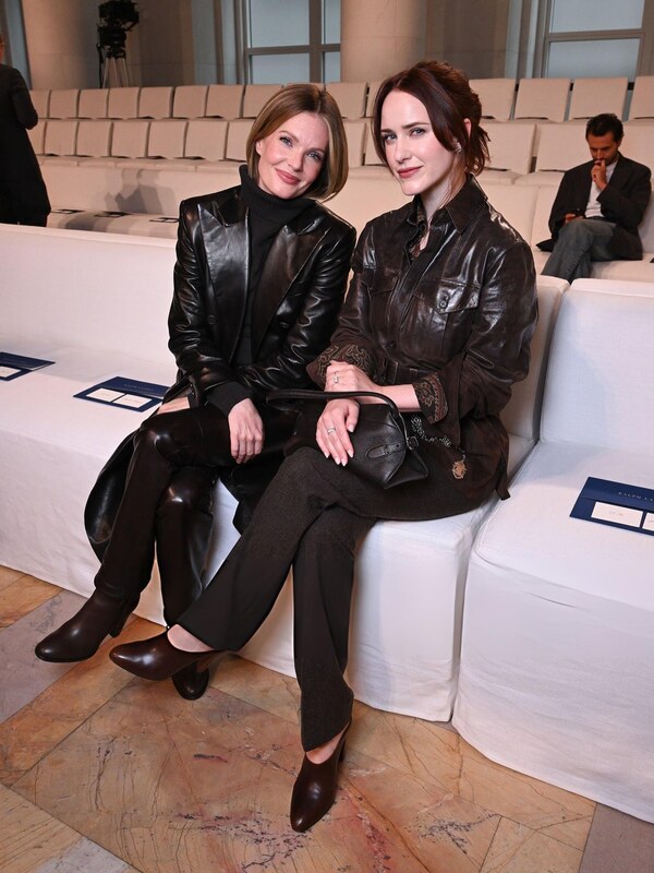 Rachel Brosnahan legs