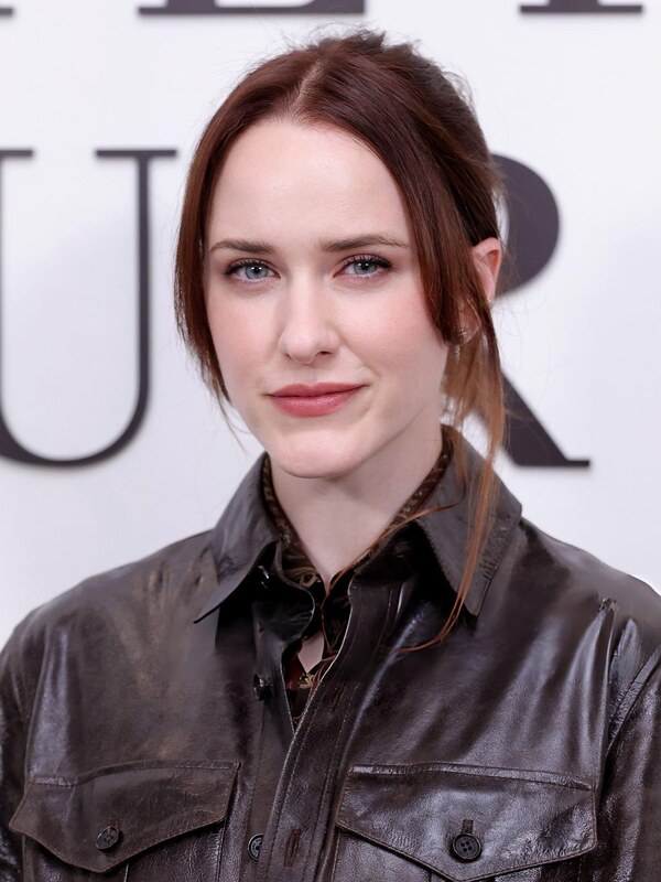 Rachel Brosnahan legs