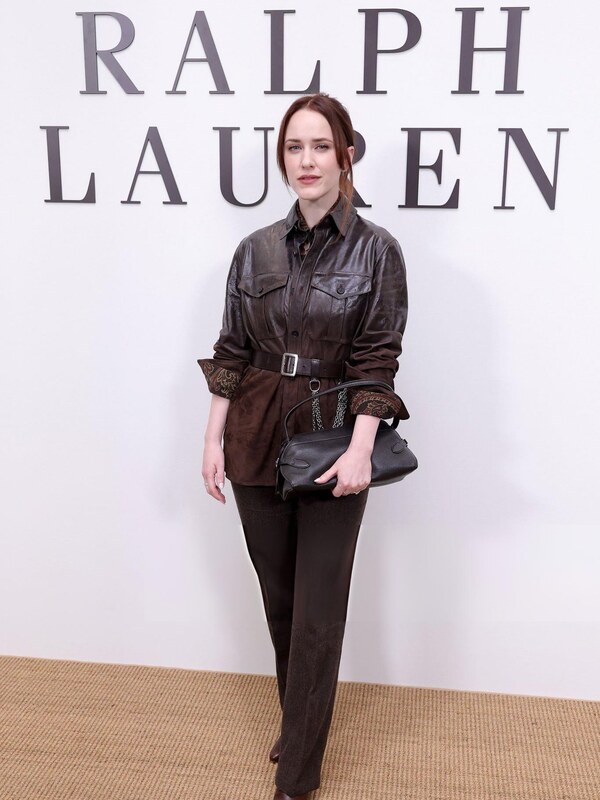 Rachel Brosnahan legs