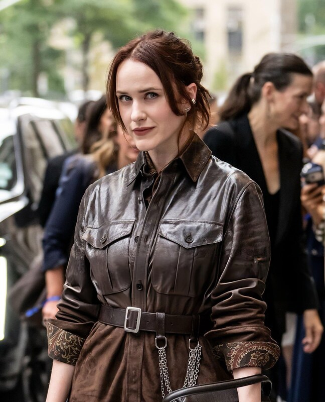 Rachel Brosnahan legs