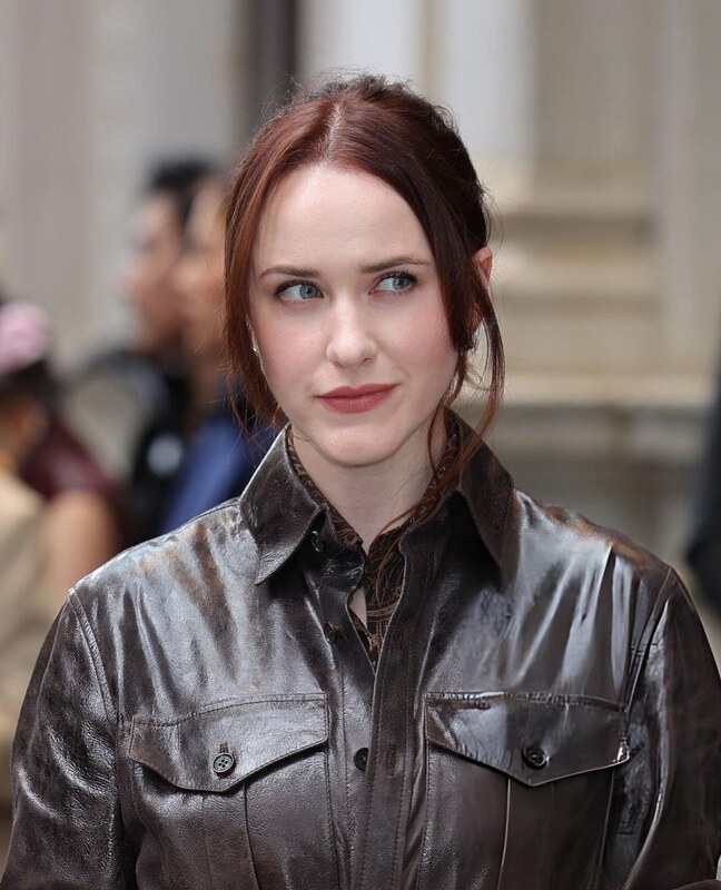 Rachel Brosnahan legs