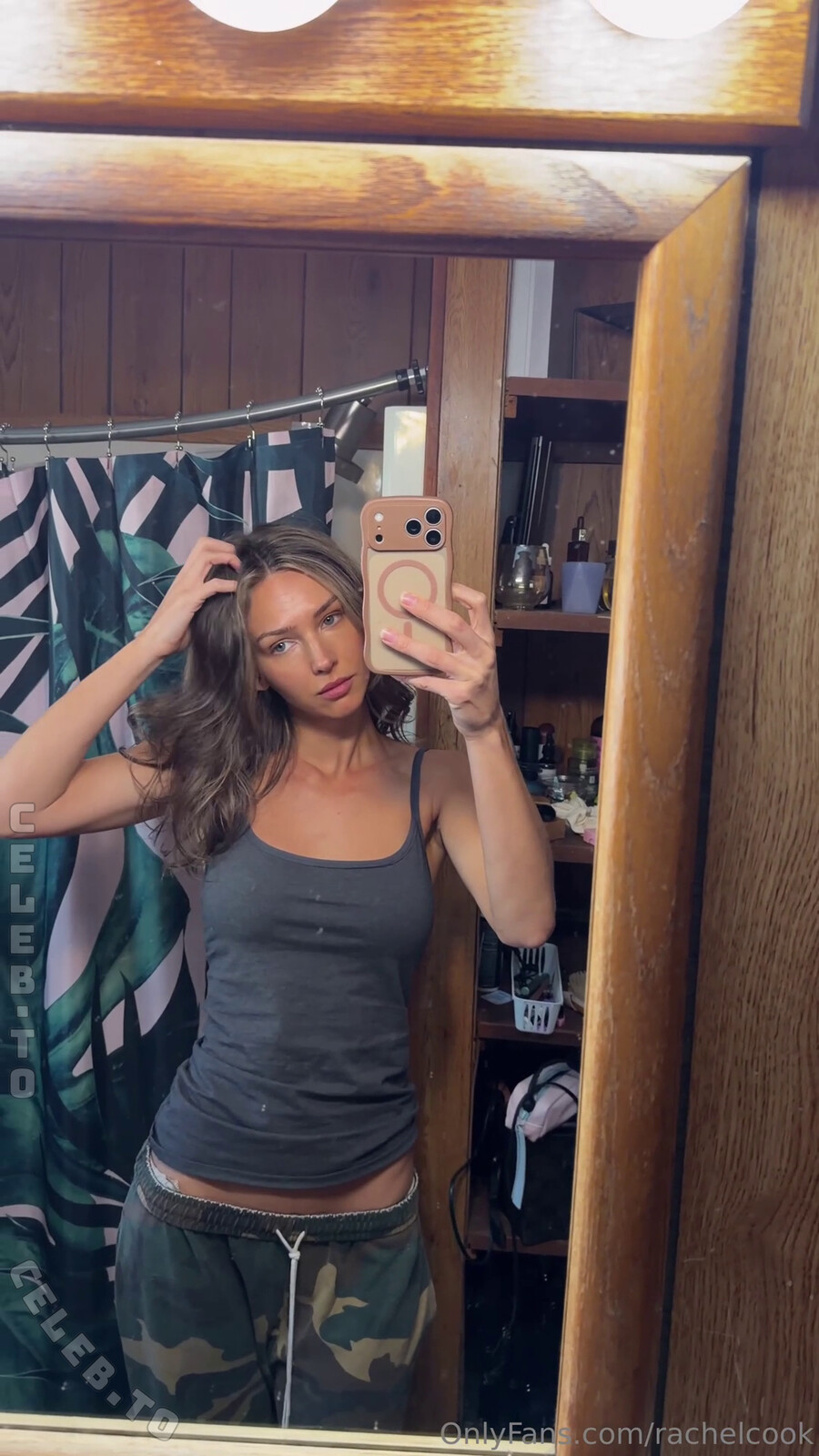 Rachel Cook hands