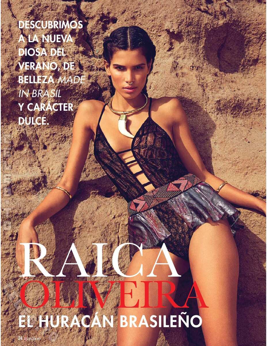 Raica Oliveira legs